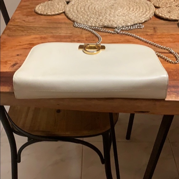 Authentic Ferragamo leather purse - Picture 5 of 7